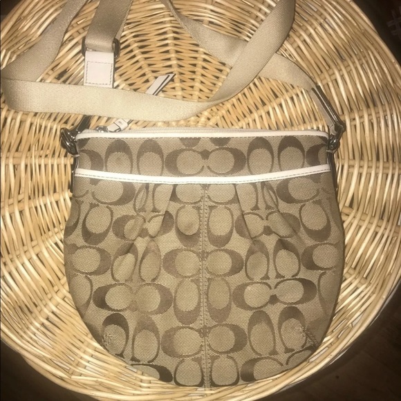 Coach crossbody - Picture 1 of 4